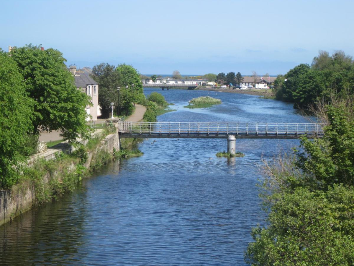 Luxury Riverbank Apartment, Nairn Exterior photo